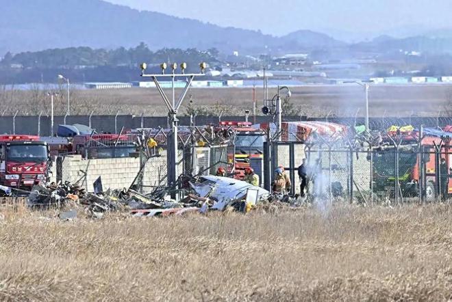 韩国客机起火事件，无中国公民伤亡的庆幸与反思（标题）