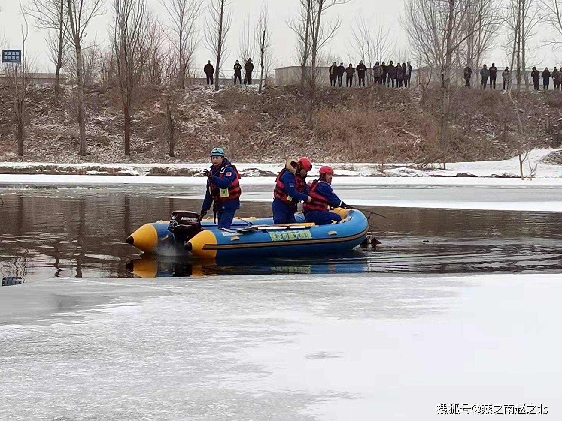 河北被困冰层下的冬泳者已遇难，悲剧背后的警示与思考