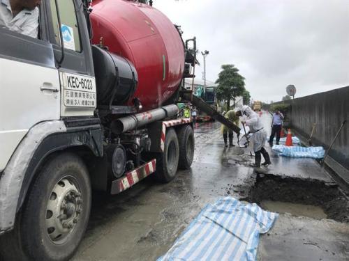 台南发生6.2级地震，震撼瞬间与民众的坚韧力量