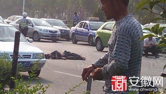 男子马路中央以身犯险多次肉身拦车，生死瞬间引全城热议